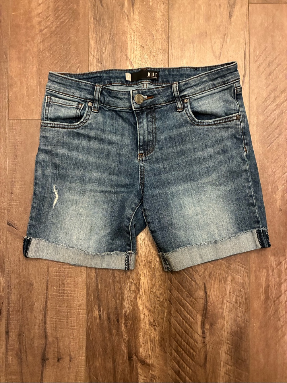 Kut from the Kloth Women's Mid-Blue Roll Cuff Jean Shorts
